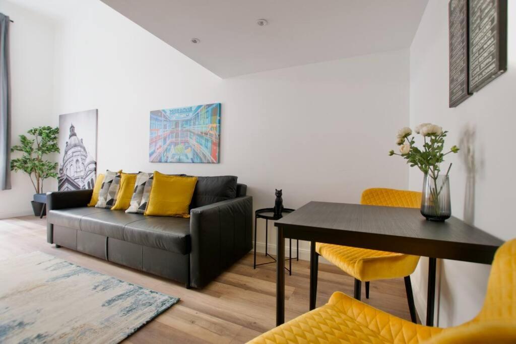 Premium Apartment By Hi5- Brody Street Budapeste Exterior foto